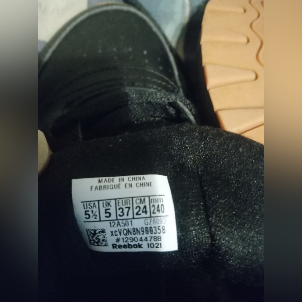 Black Reebok sneakers - Picture 4 of 4
